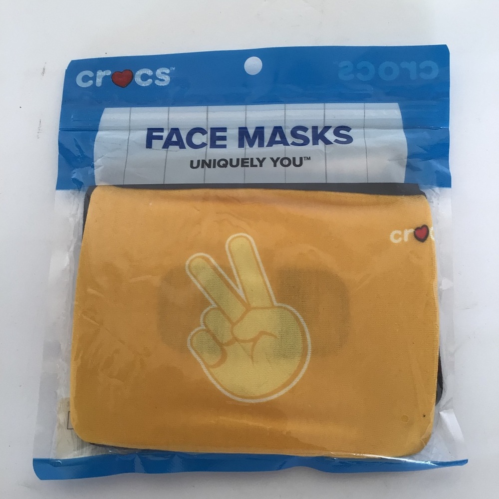 CROCS SET OF TWO FACE MASKS NWT